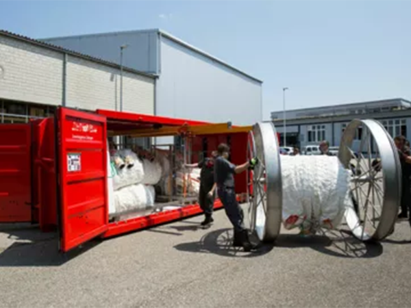 Roll off container